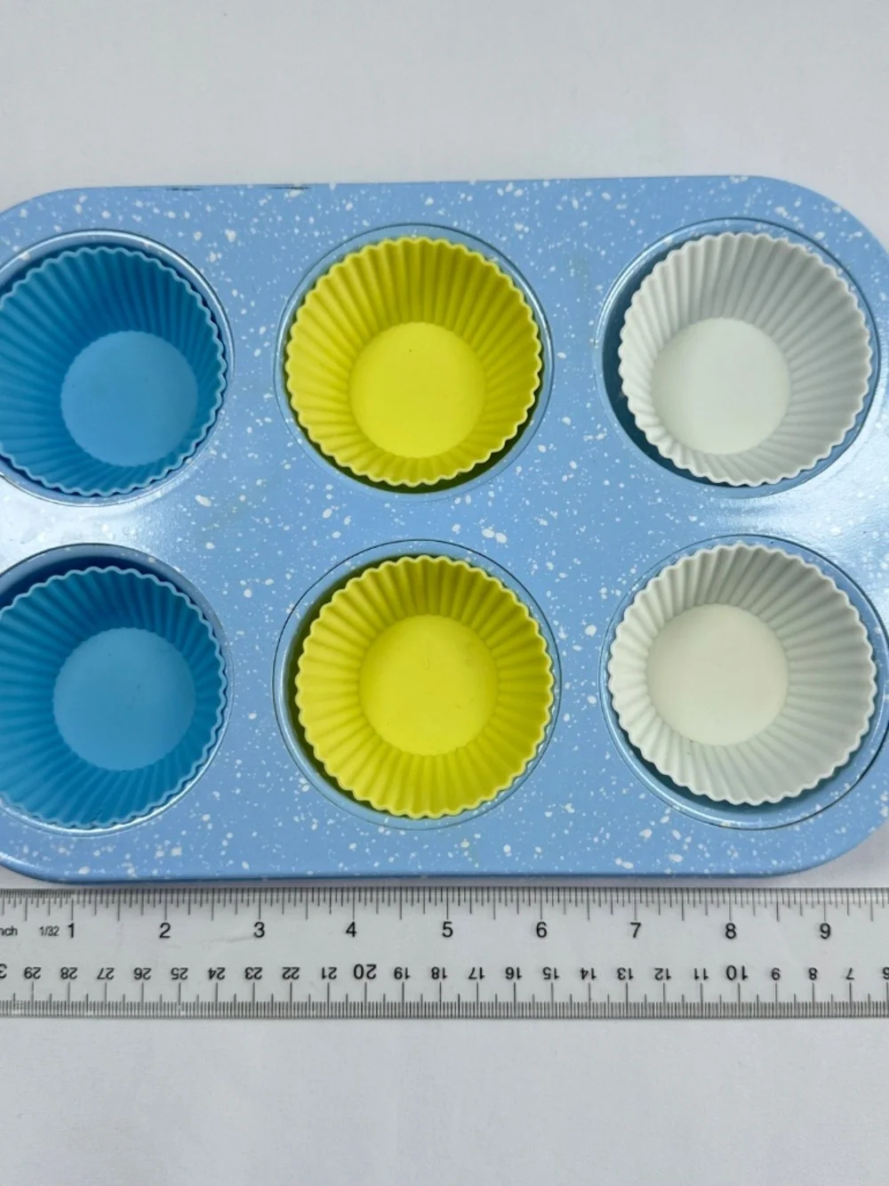 Speckled Blue Cupcake Pan  Removable Silicone Cups  Blue, Yellow, White 6 Cups